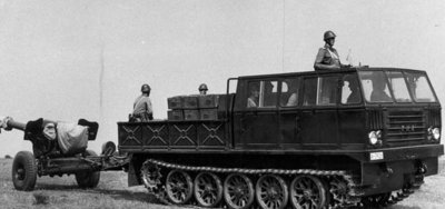 800px-TMA-83_artillery_tractor.jpg