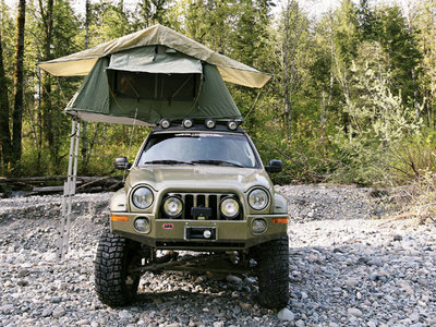 0709_4wd_01_z+arb_simpson_ii_tent+jeep_liberty+front.jpg